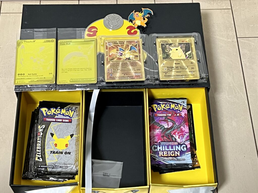 ポケモン25周年記念Celebrations Ultra-Premium Collection外観2